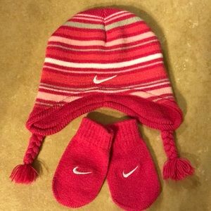 Nike infant hat and mitten set